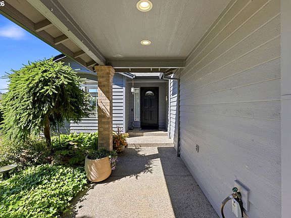 5th image of 19585 Glenview Ct
