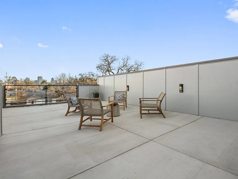 2348 Wycliff Ave — Photo 36