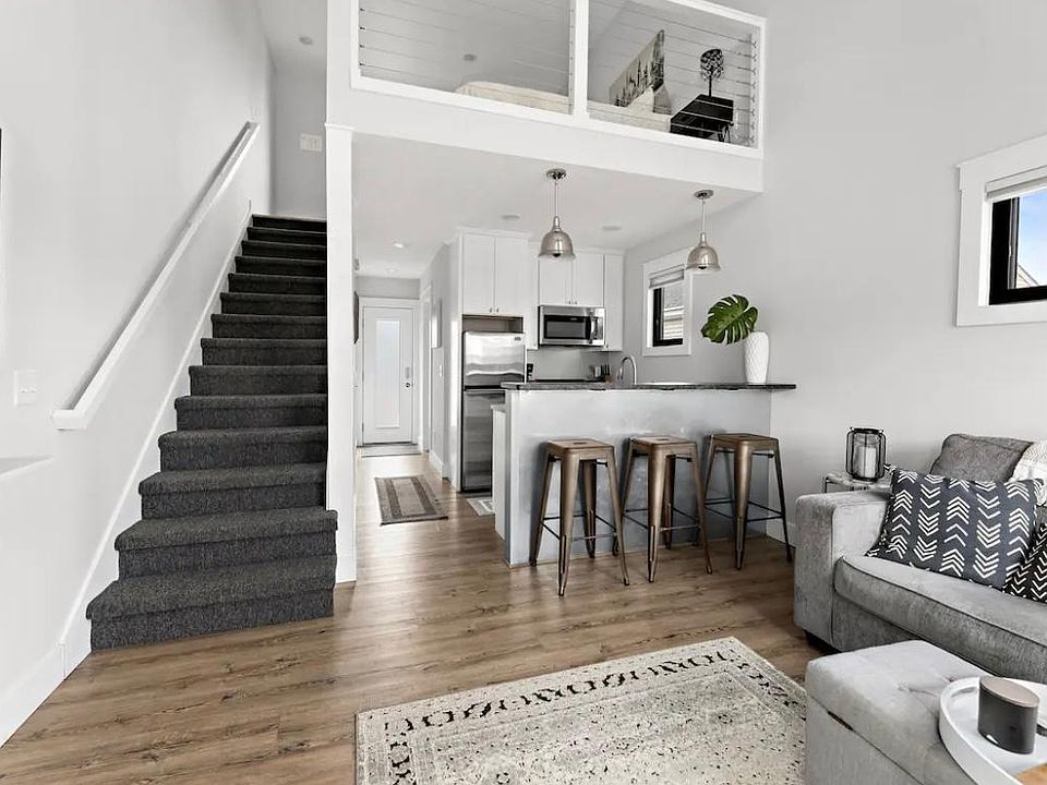 1st image of 502 Hastings St #12