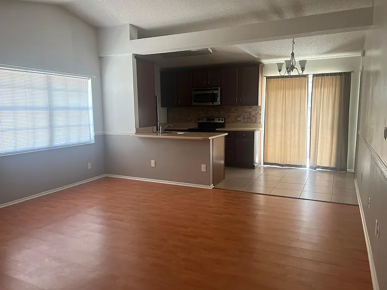 2314 E Crystal Lake Ave — Photo 4