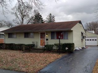 1582 Selkirk Rd, Columbus, OH 43227