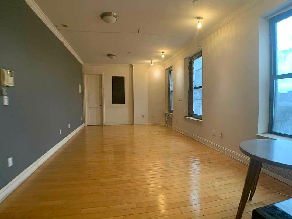 2nd image of 742 Saint Nicholas Ave #22A