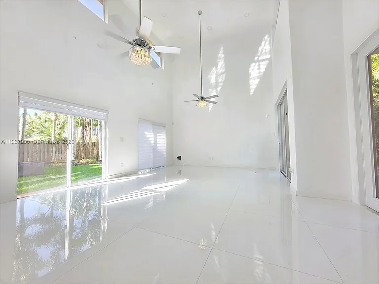 16404 Diamond Head Dr — Photo 16