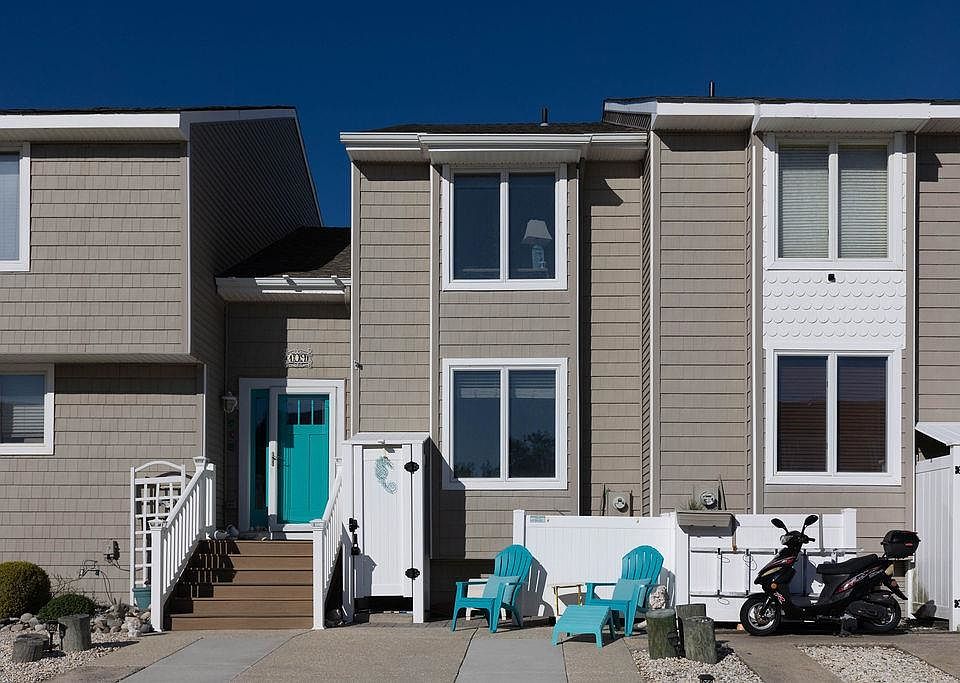 1st image of 109 E Austin Ave #14