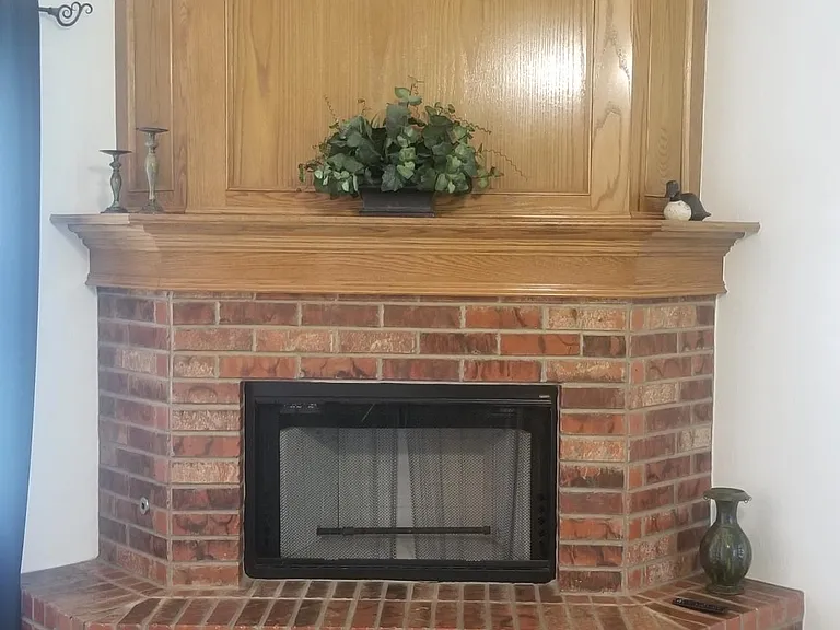 8415 Valley Creek Dr — Photo 7