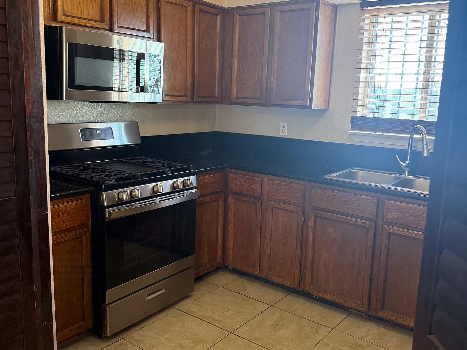 3 bed, 1297 sqft, $1,400 — Photo 3