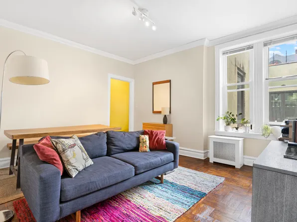 246 Cornelia Street image 1 of 7