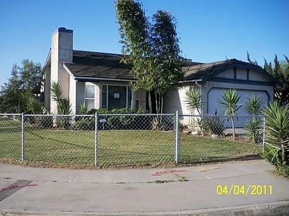 315 W Meadow Dr, Tulare, CA 93274