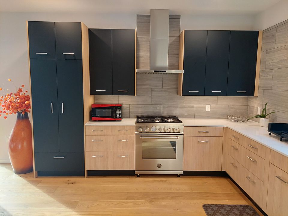 High-End Gourmet Kitchen