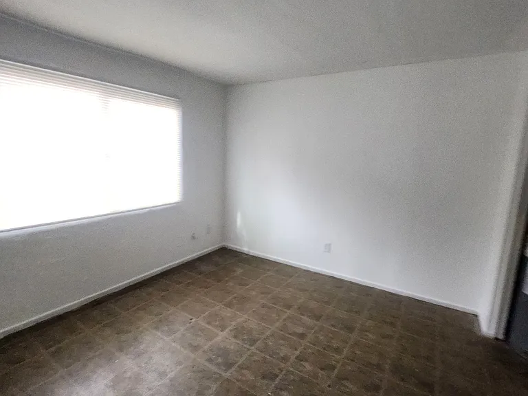 2302 E Broadway Rd — Photo 19