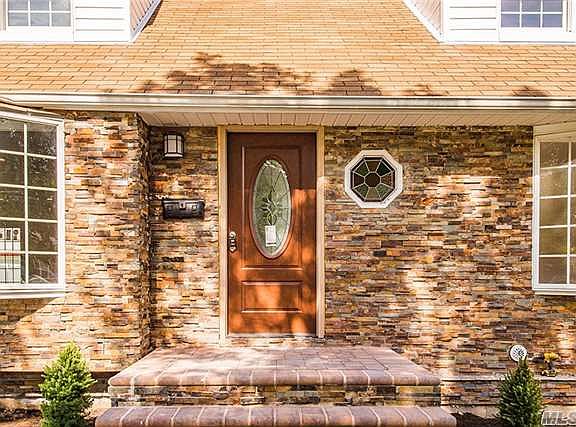 3rd image of 29 Colonial Dr