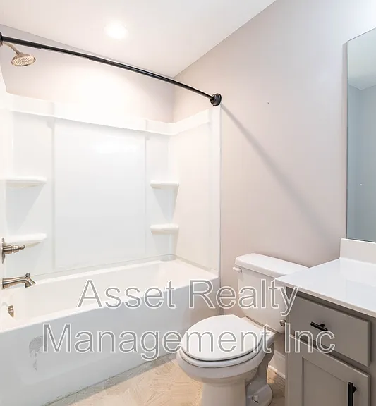 338 Broadberry Ave — Photo 14