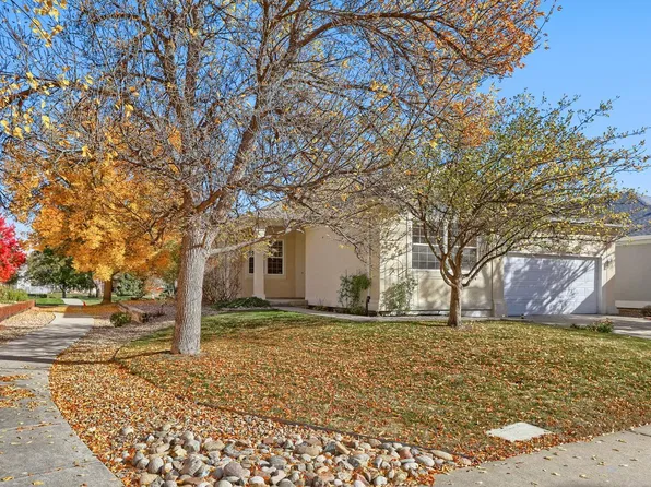 1056 Champion Cir, Longmont, CO 80503