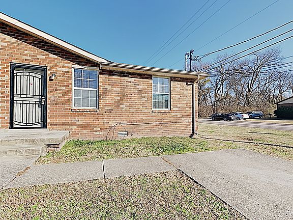 2nd image of 200 Tuckahoe Sq W