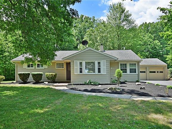 2nd image of 3692 Bruce Dr SE