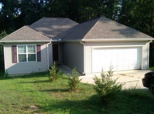 153 Hillcrest Dr, Commerce, GA 30529