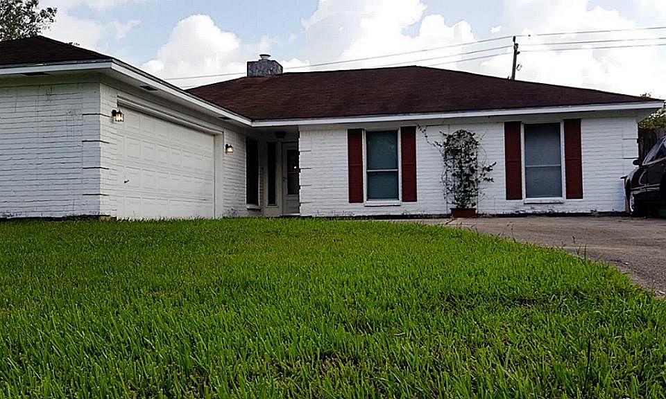 1st image of 4855 Charnock Dr