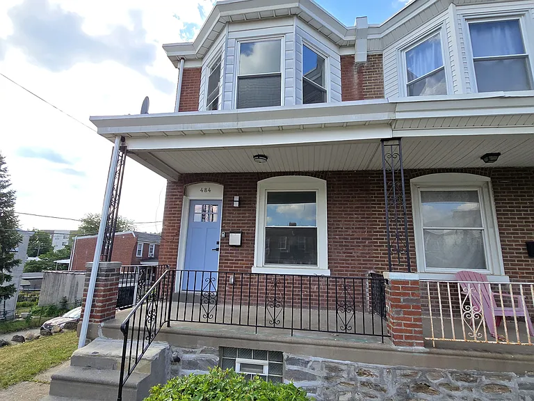 484 Shurs Ln — Photo 2