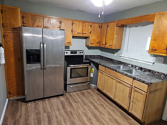 3rd image of 1400 Suggs St APT A