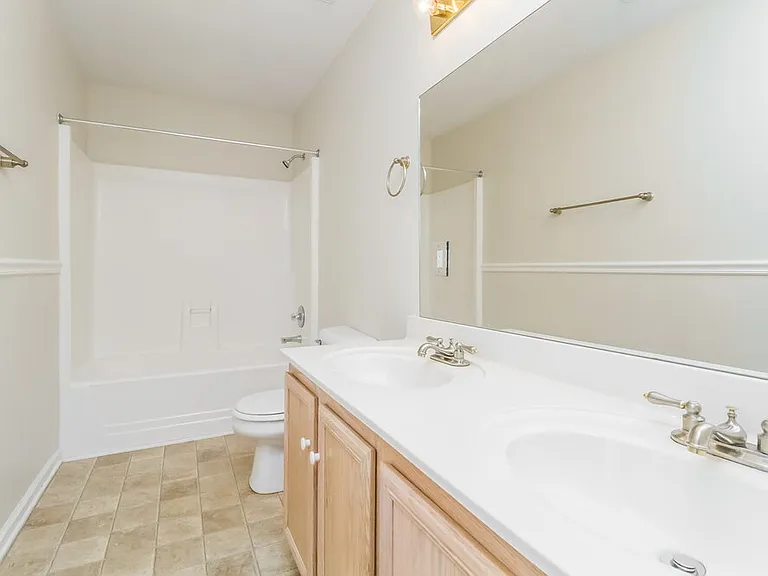 2164 Spring Hill Cir — Photo 14