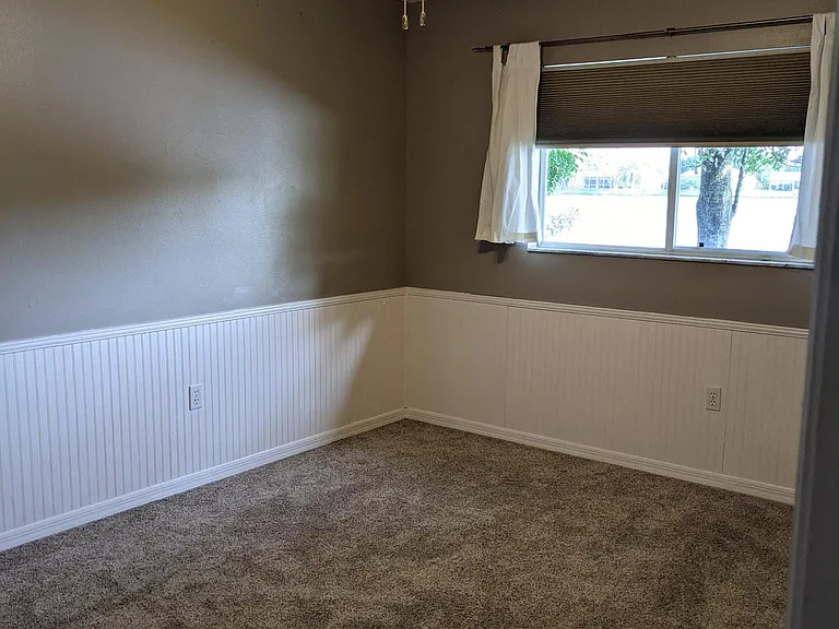 2104 Lionel Dr — Photo 26