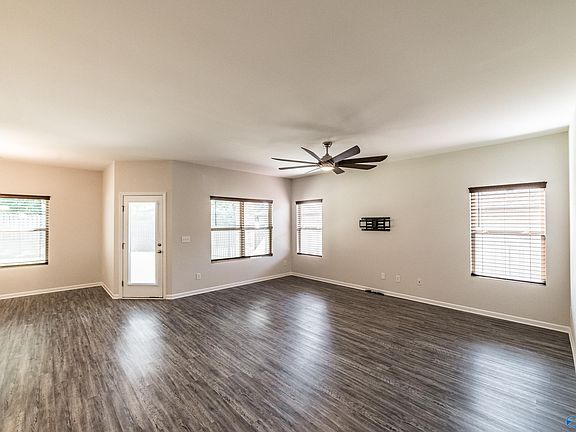 4th image of 147 Fernhill Dr NW
