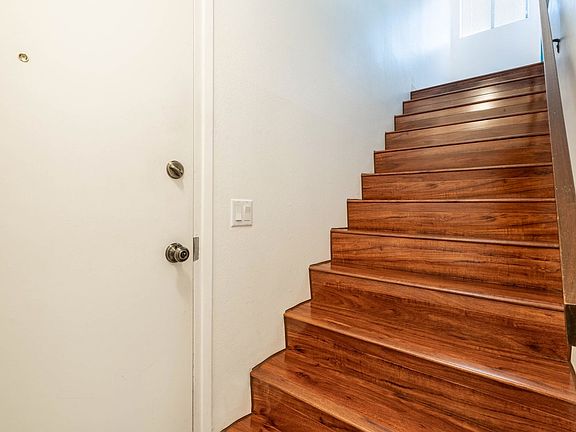 4th image of 10508 Sunland Blvd Unit 7