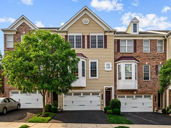 310 Ebony Ct, Ambler, PA 19002