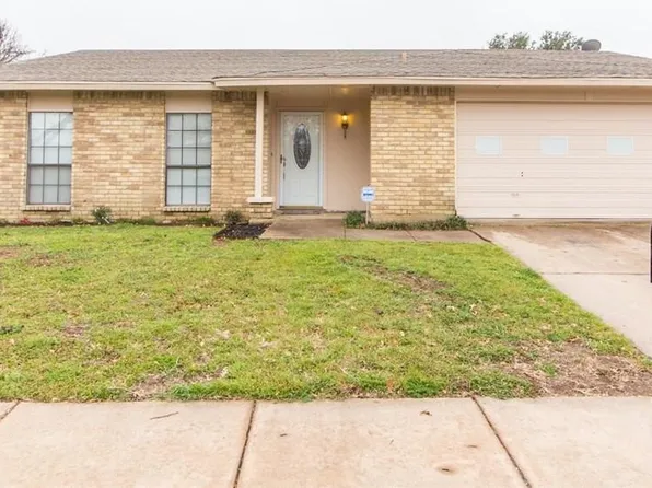 7616 Four Winds Dr, Fort Worth, TX 76133