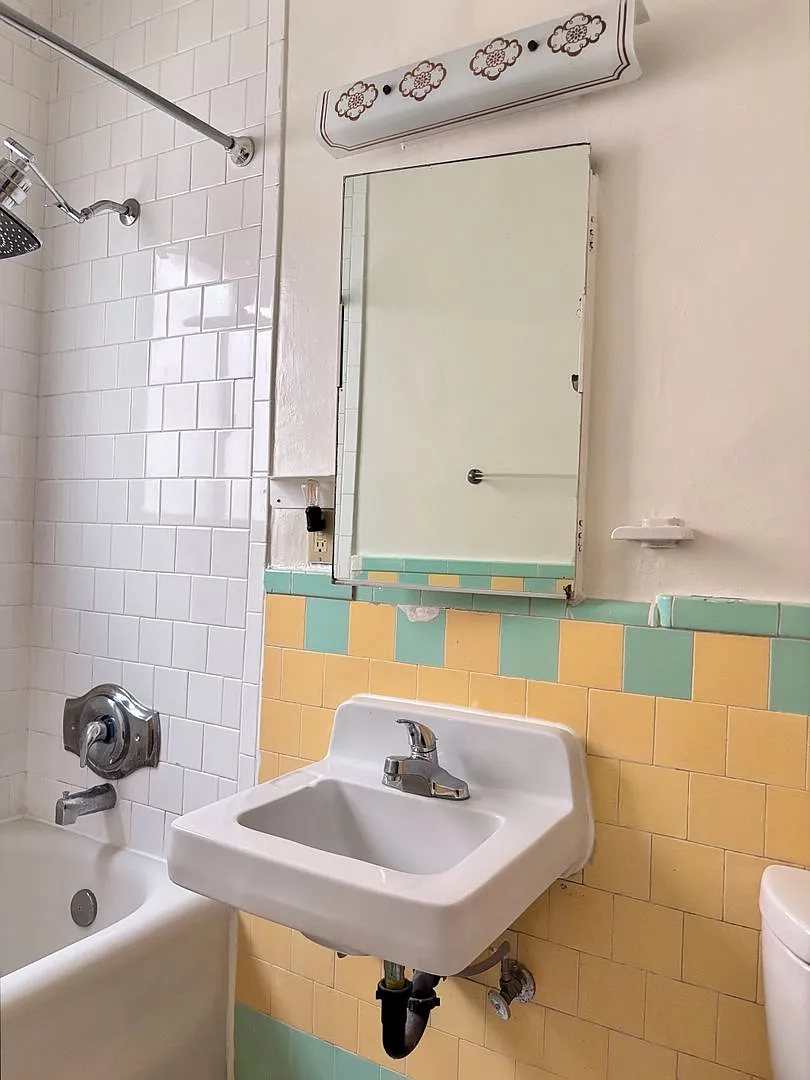 418 N. Hayworth Ave. — Photo 3