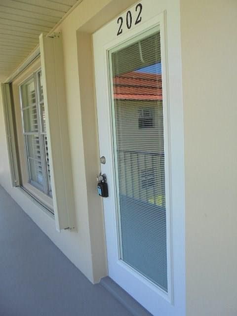 1st image of 71 Royal Oak Ct