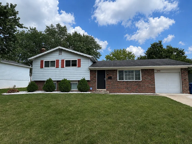 540 Leacrest Pl W — Photo 1