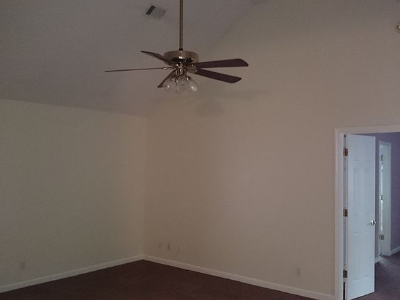 Living room - vaulted ceilings