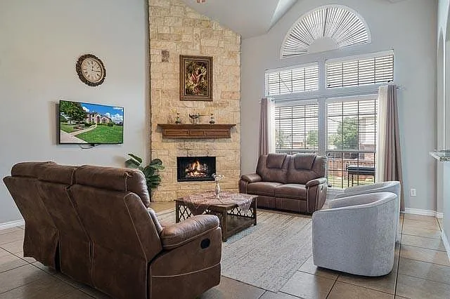 1301 Indian Lake Trl — Photo 5