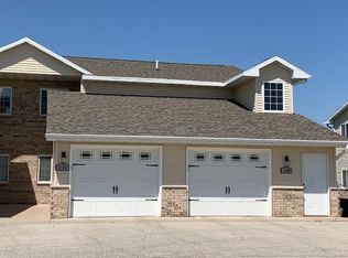 2134 S Broadway St, De Pere, WI 54115