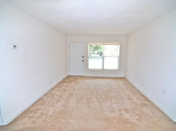 3rd image of 1589 Virginia Dr