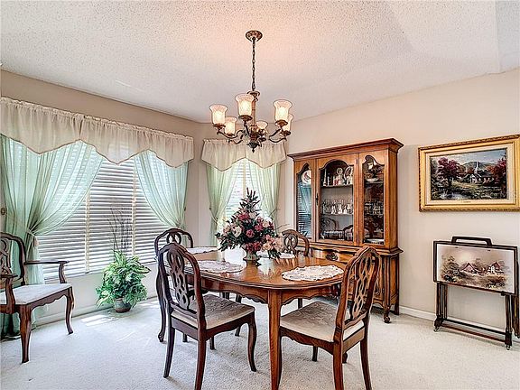 4th image of 2119 Sherwood Forest Dr