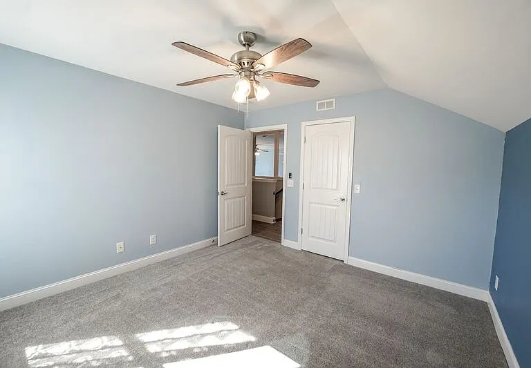 425 Wicklow Dr — Photo 24