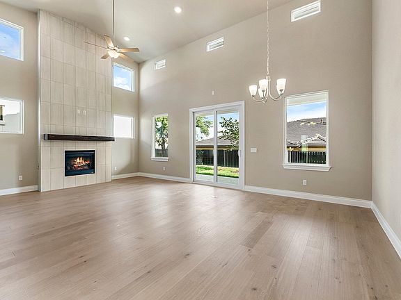 4th image of 118 Lucia Court