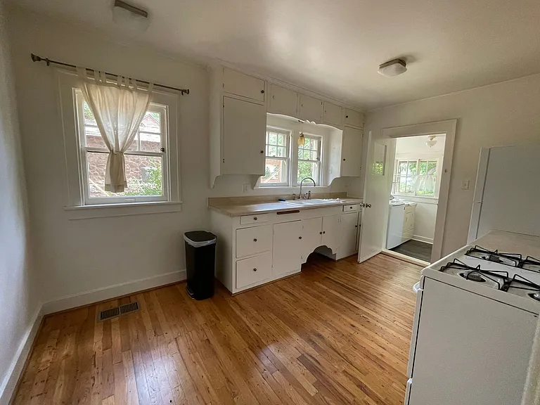 209 E Dale Ave — Photo 1