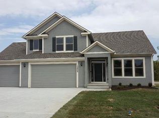 12404 Bent Oak Cir, Peculiar, MO 64078