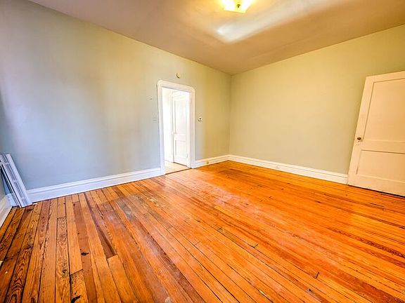 4th image of 3968 Cleveland Ave #2F