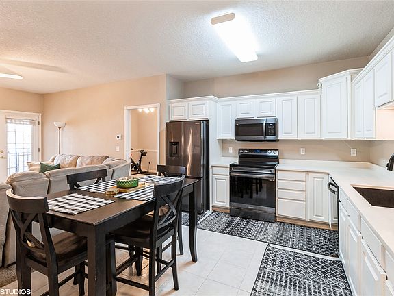 5th image of 1325 SE Florence Dr Unit 208