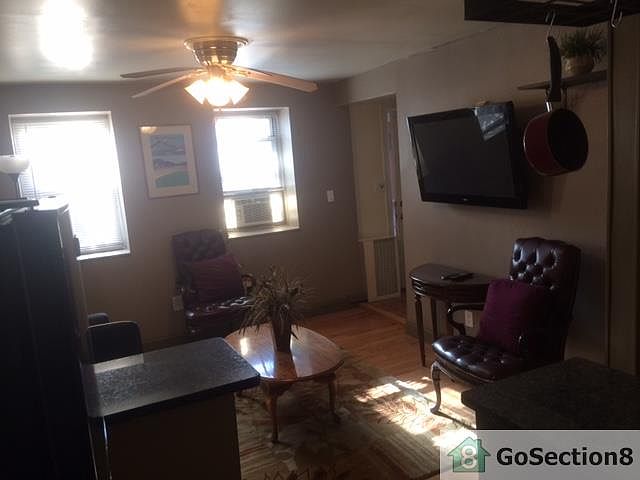 2nd image of 1331 Adee Ave APT 1