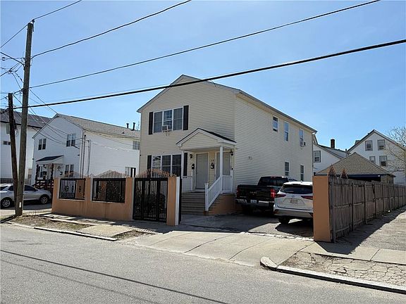 5th image of 162 SE Eastwood Ave