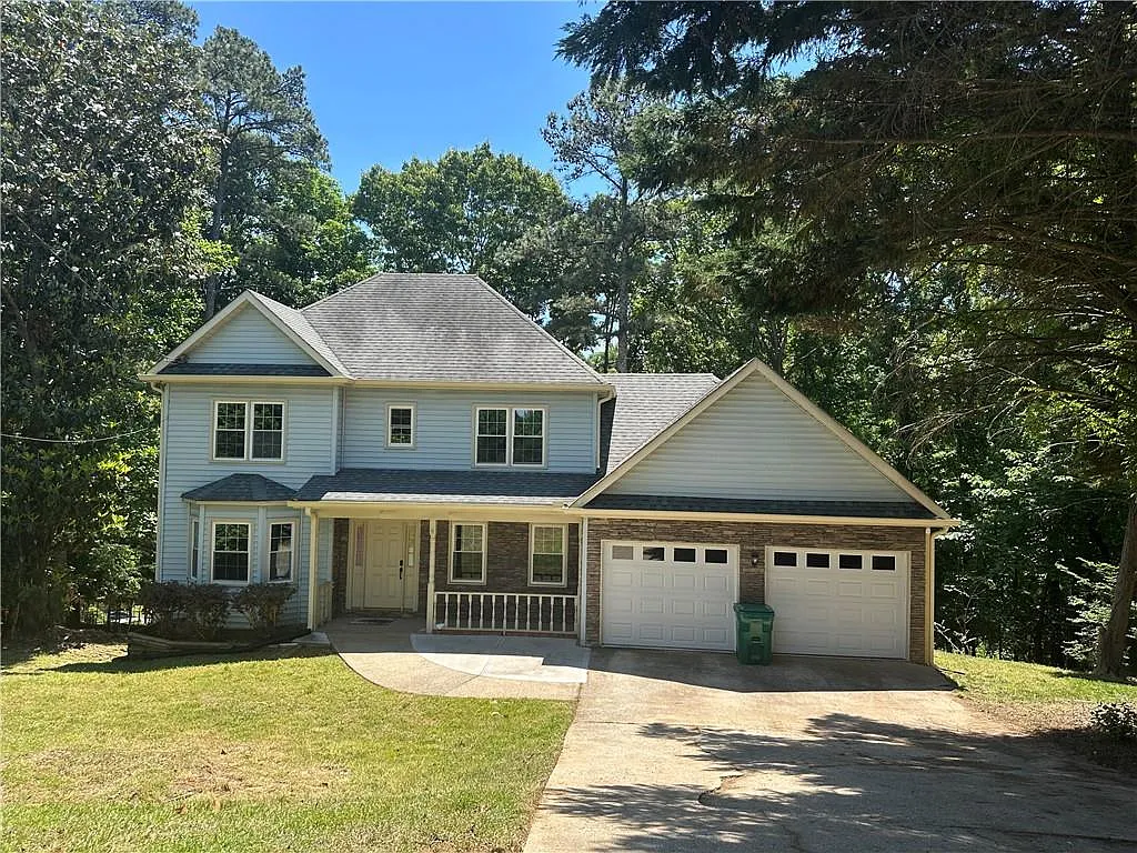 4 bed, 4.0 bath, 2160 sqft, $2,490 — Photo 1