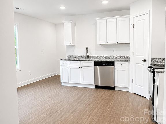 5th image of 1133 Kenly St