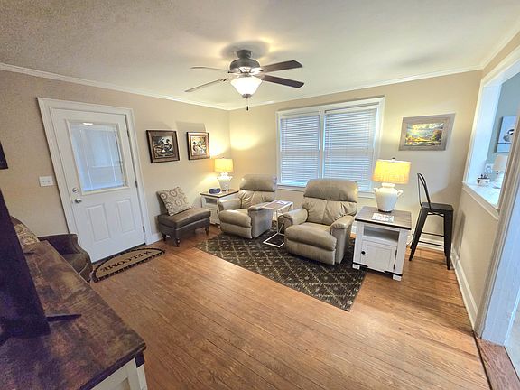 4th image of 310 Claire Dr