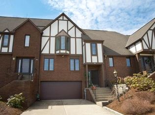 441 Forest Highlands Dr, Pittsburgh, PA