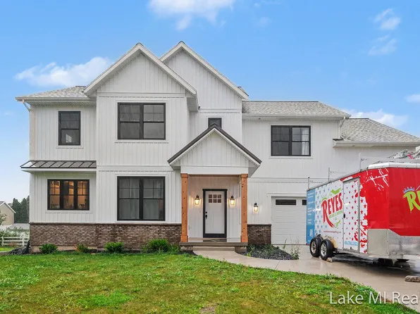 5655 Courtney Lynn Ct, Wyoming, MI 49418